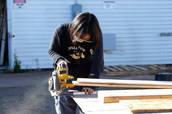 Top Herbs Perfect for Cultivating on Your UK Kitchen Windowsill